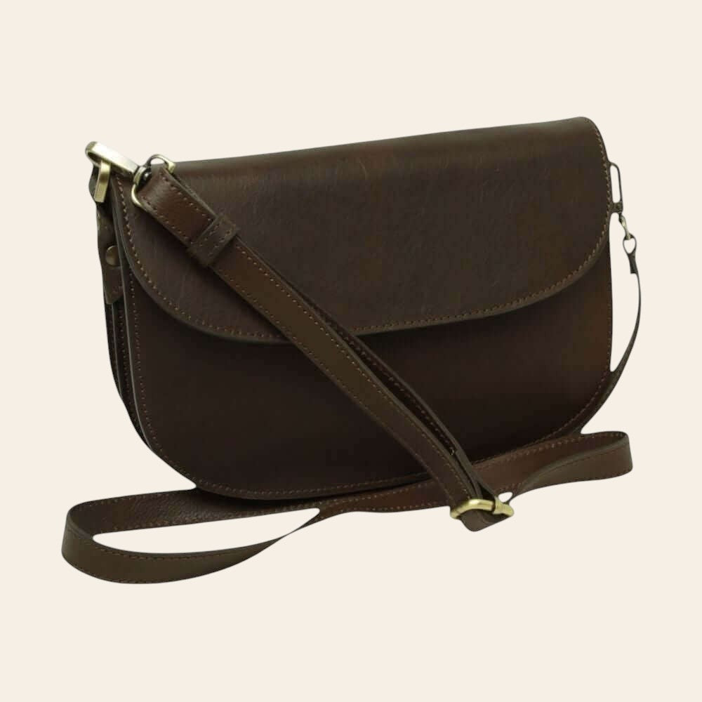Borsa a tracolla in vitello pieno fiore marrone scuro con patta e tracolla regolabile