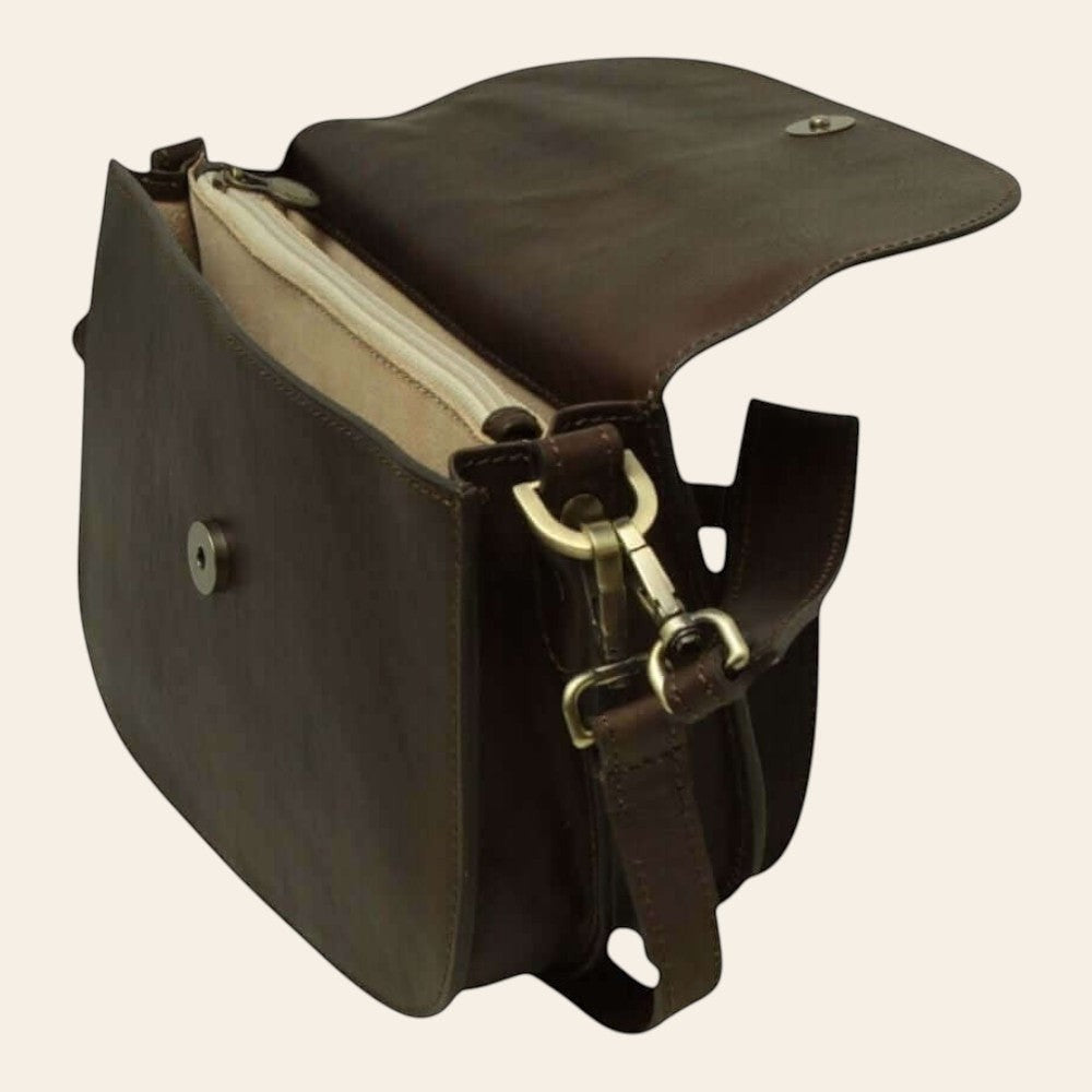 Borsa a tracolla marrone scuro con interno chiaro e fibbie in metallo