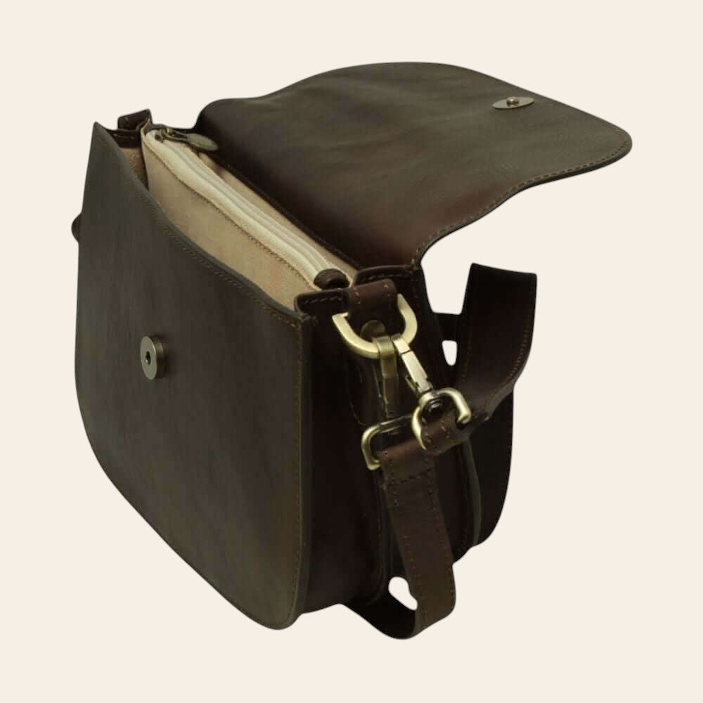 Borsa a tracolla marrone scuro con interno chiaro e fibbie in metallo