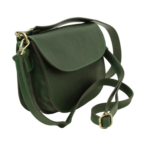 Borsa tracolla in pelle verde con chiusura a patta e cuciture decorative, accessori dorati.