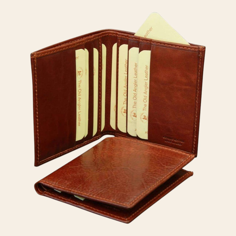 Portafoglio slim in pelle marrone RFID, aperto con tasche per carte e portadocumenti
