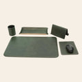 Set da scrivania in pelle verde, 5 pezzi: tappetino, vassoio, portaoggetti, mouse pad.