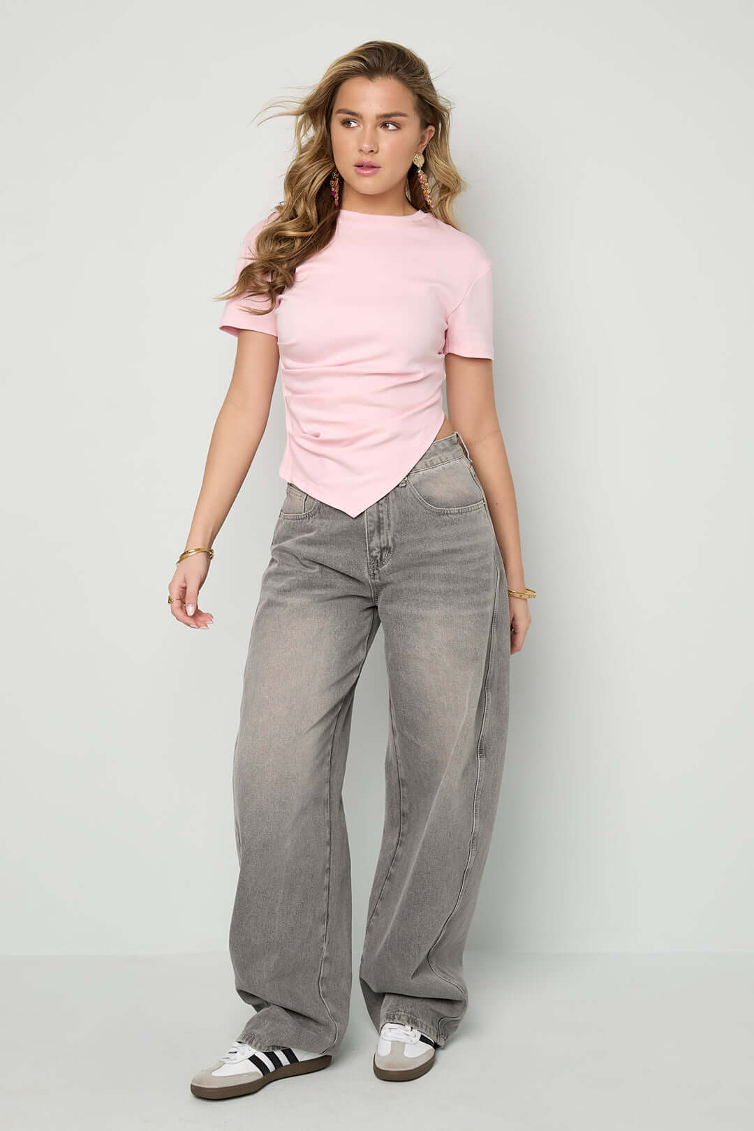 T-Shirt Asimmetrica in Cotone