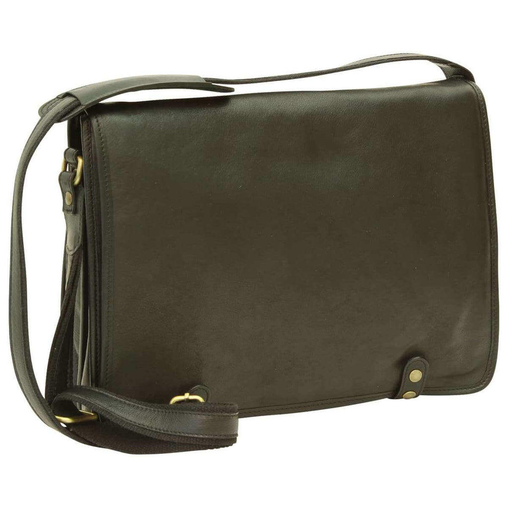 Borsa messenger vitello nappato nera, elegante e funzionale, ideale per uso quotidiano.
