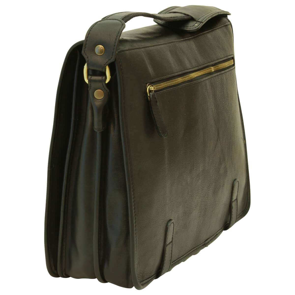 Borsa messenger in vitello nappato, nero, elegante e funzionale, perfetta per l'uso quotidiano.