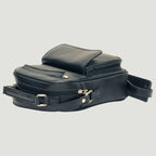Borsa a tracolla in pelle nera Old Angler con tasca frontale e chiusura con zip