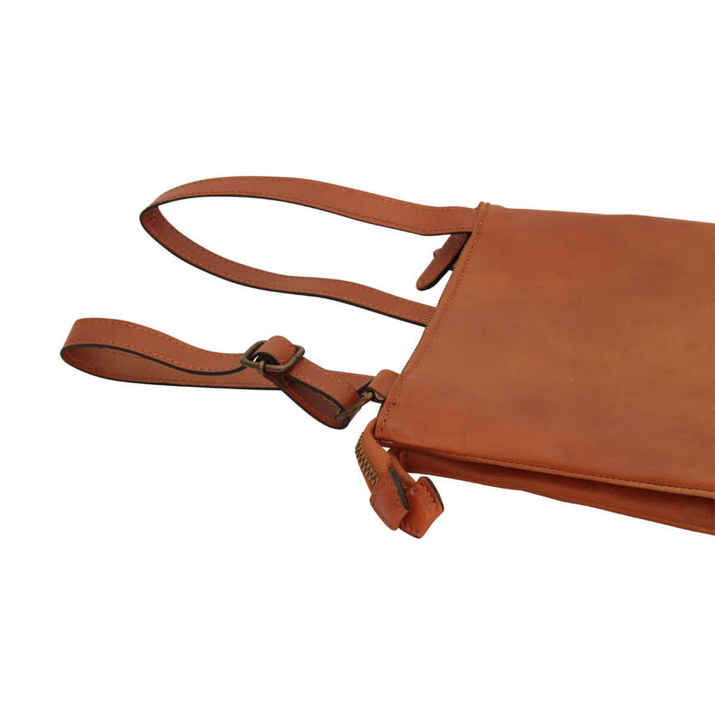 borsa tracolla vitello marrone coloniale con tracolla in pelle regolabile