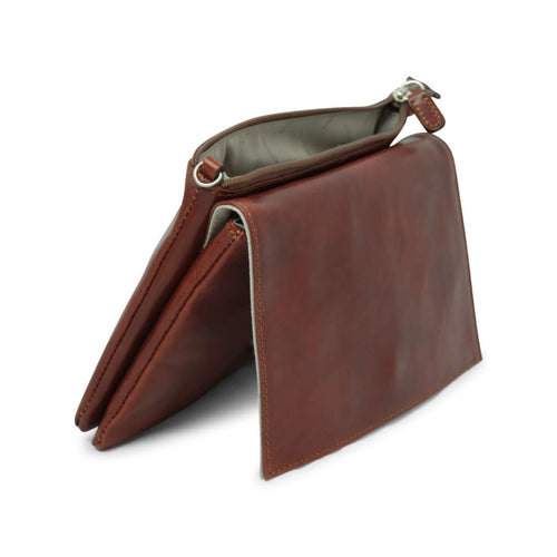 borsa a tracolla in pelle marrone con zip e tracolla regolabile, misura 20 x 16 x 4 cm.