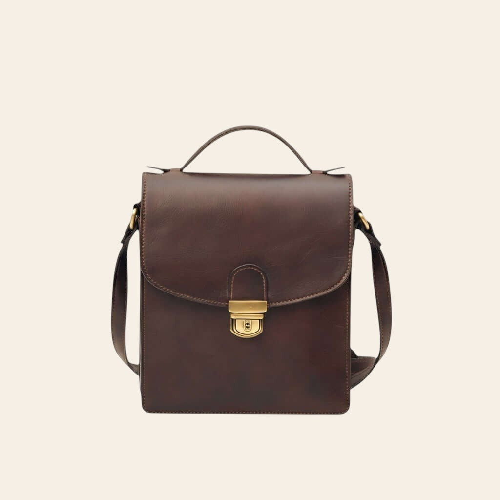 Borsa a tracolla in pelle marrone scuro con patta e fibbia dorata