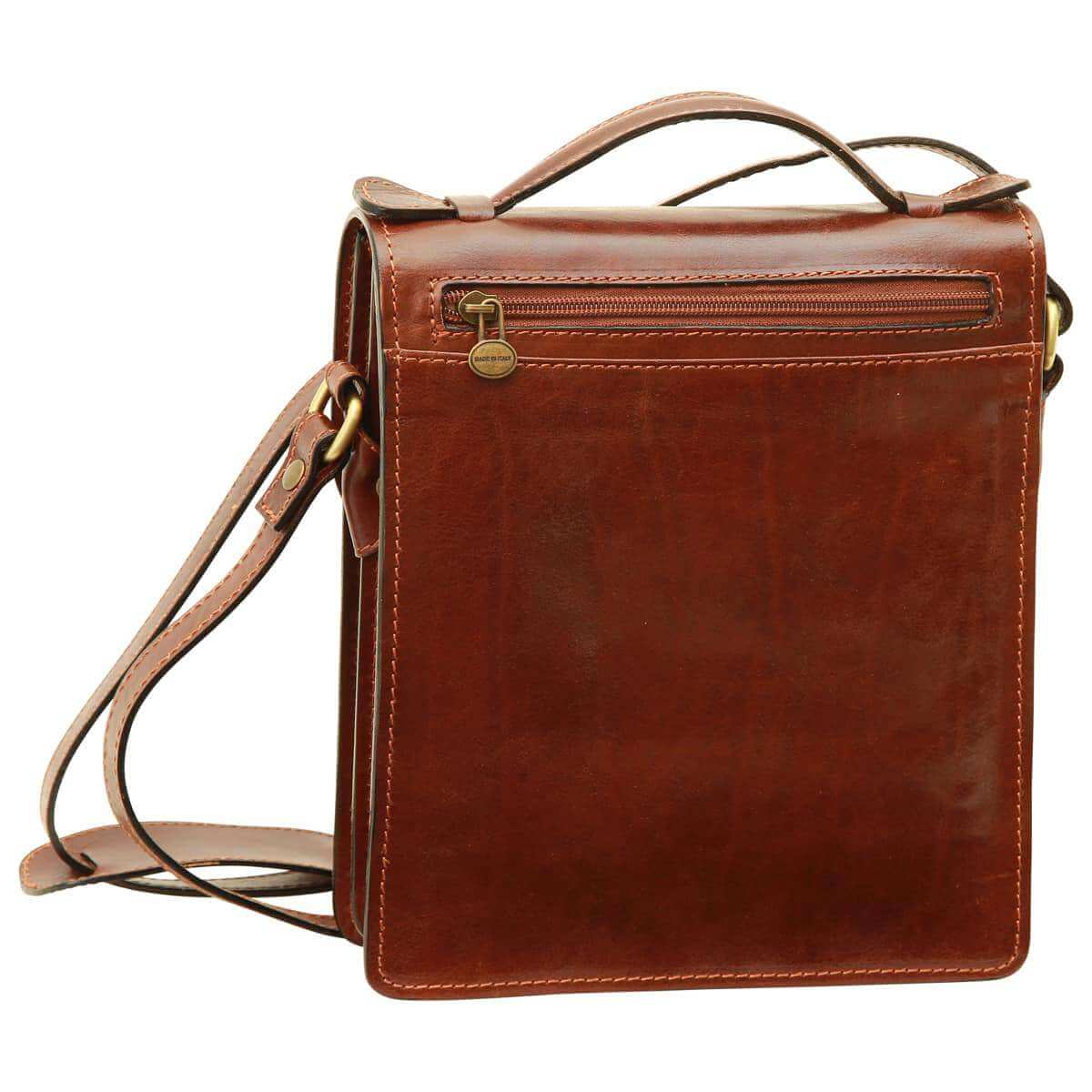 Borsa a tracolla in pelle marrone da uomo, artigianale, con tracolla regolabile e tasche interne.