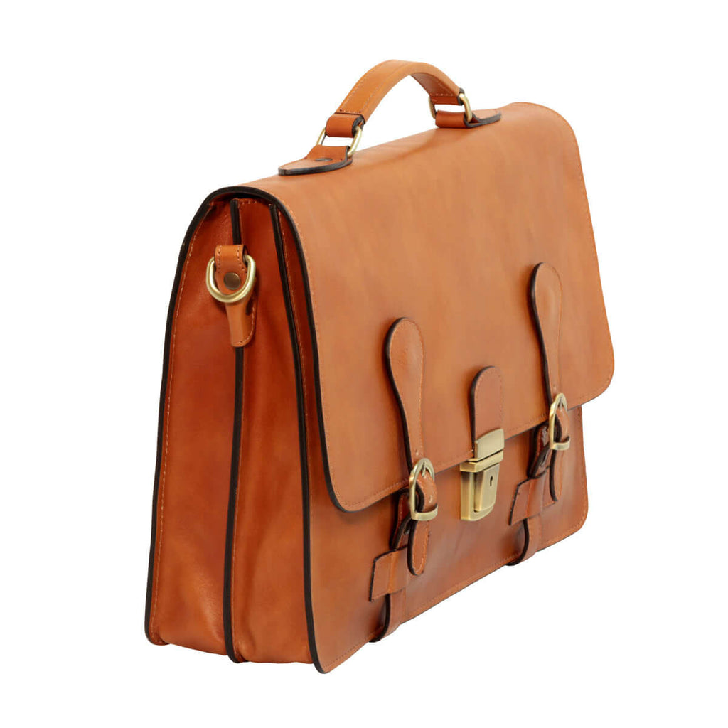 Cartella in pelle marrone laterale con patta e fibbie metalliche