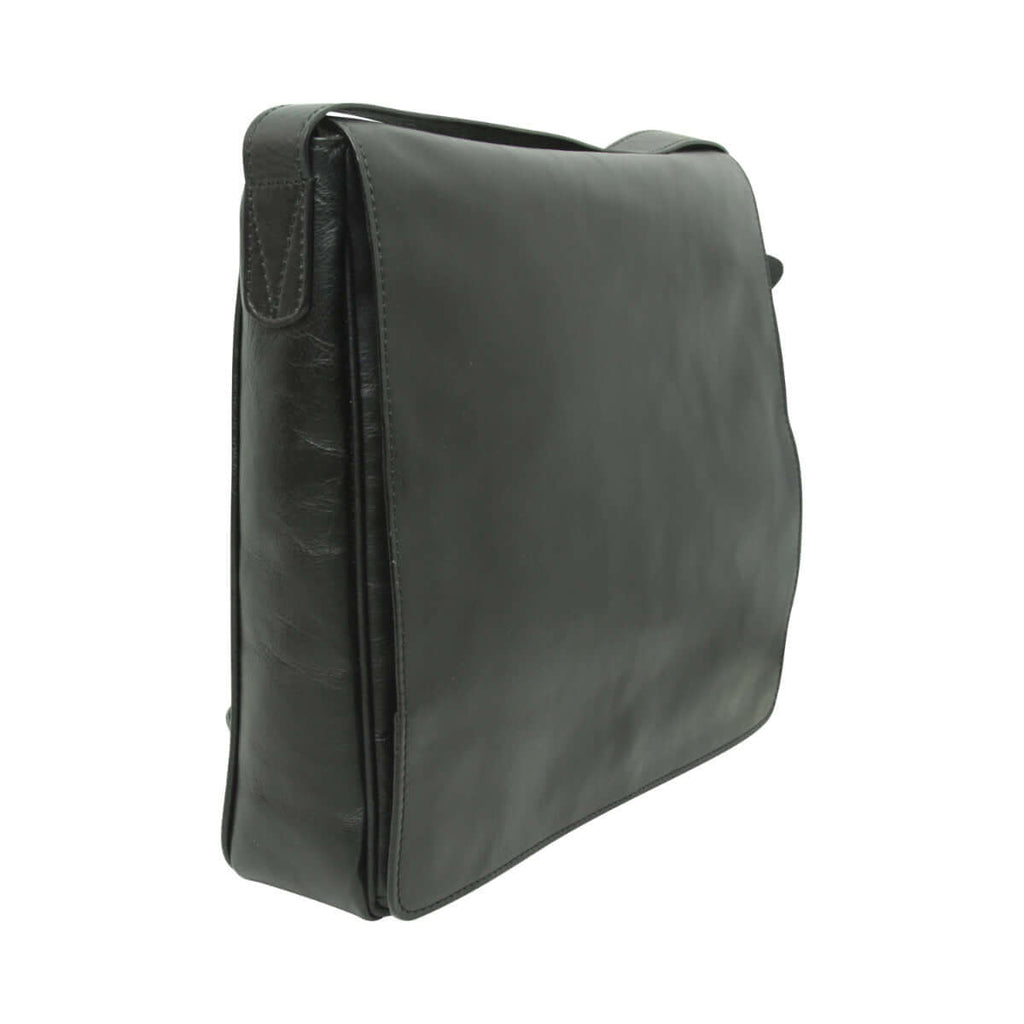 Borsa messenger in pelle nera sul fianco con cuciture e tracolla