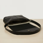 Borsa messenger in pelle nera Old Angler aperta con patta e interno chiaro