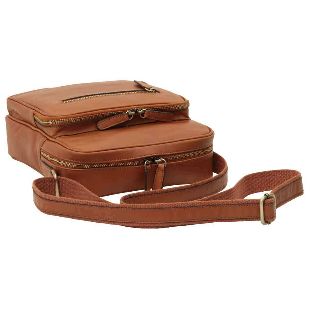 Messenger in pelle marrone chiusura zip, borsa elegante e versatile in pelle di vitello con tracolla.