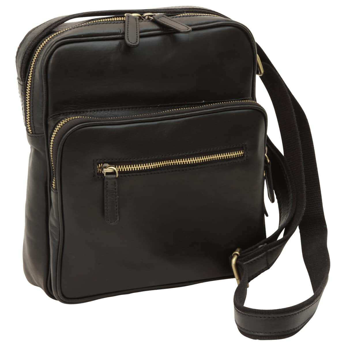 Messenger in pelle con chiusura a zip (Piccola) in vitello nero con tasche e tracolla regolabile.