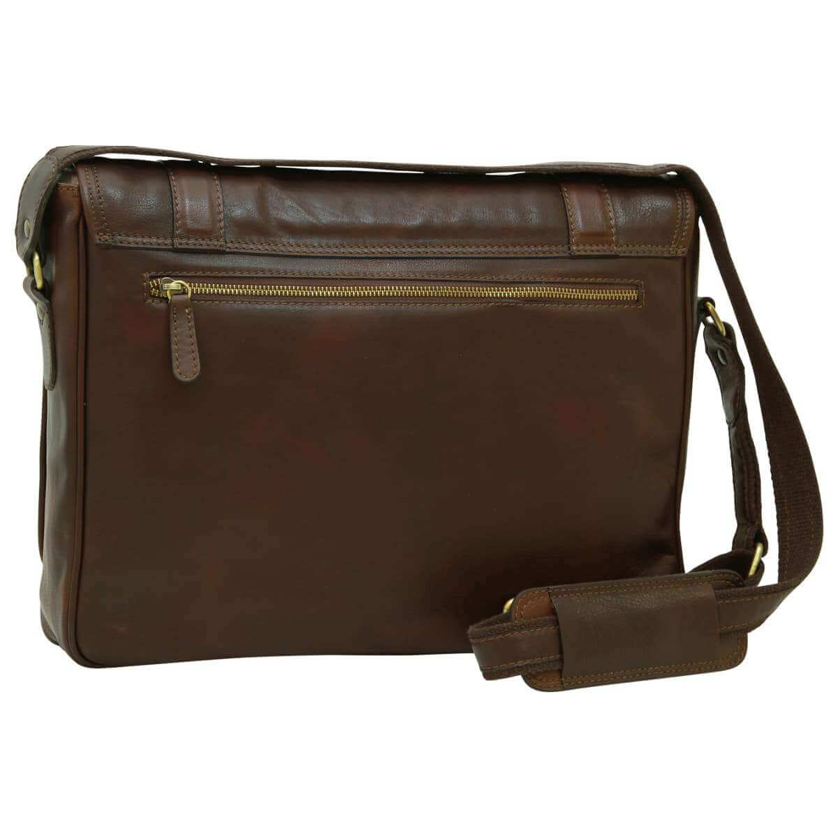 Messenger in vitello morbido marrone con tracolla e tasca con zip sul retro.