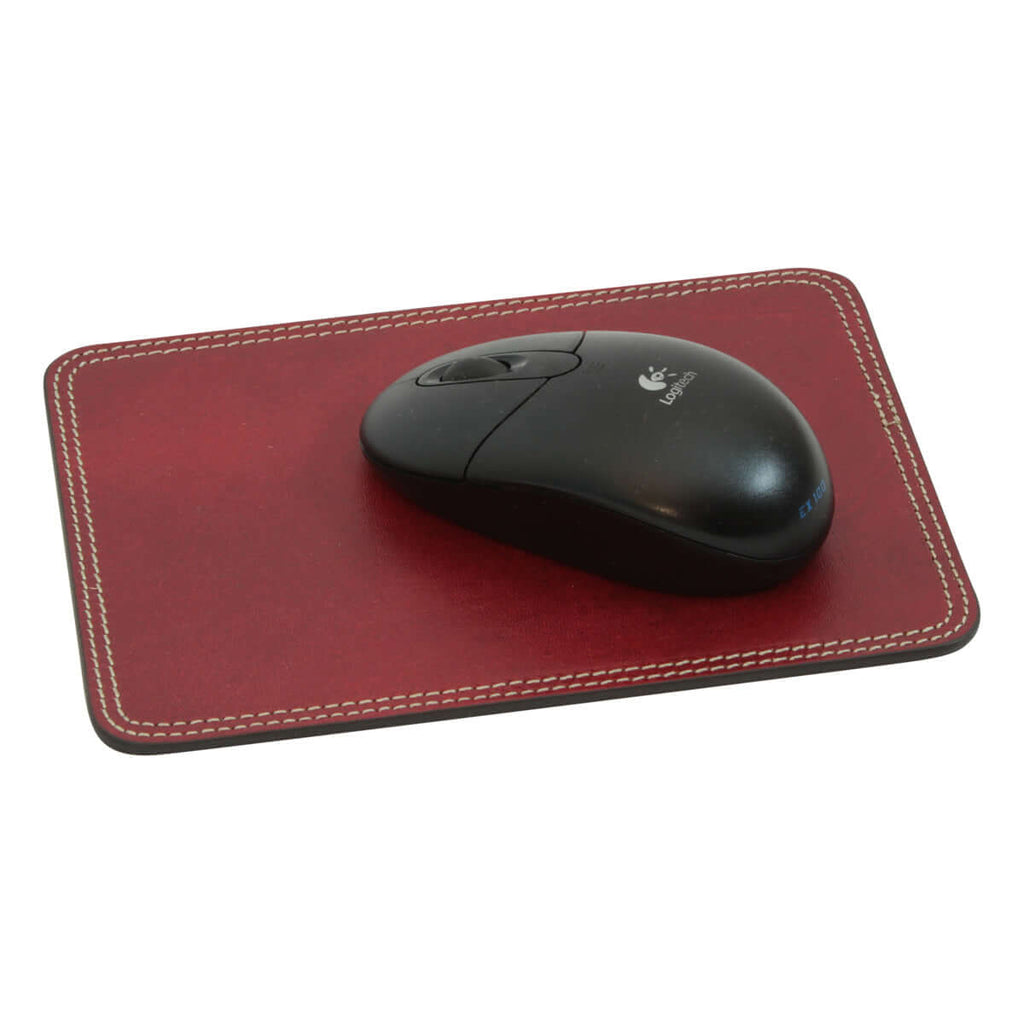 Mouse pad in pelle rosso con mouse Logitech, dimensioni 20x15 cm, design elegante e funzionale.