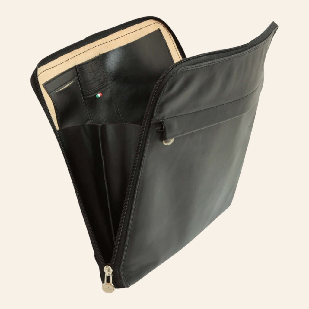 Porta documenti nero con zip laterale e tasche interne a vista