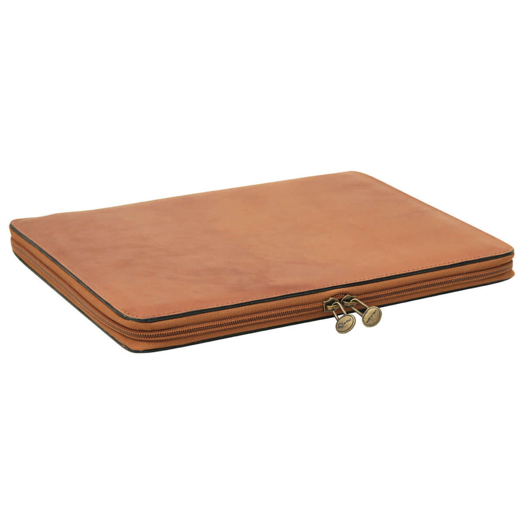 Porta documenti pelle marrone coloniale, elegante e pratico, in pelle di vitello con chiusura a zip.