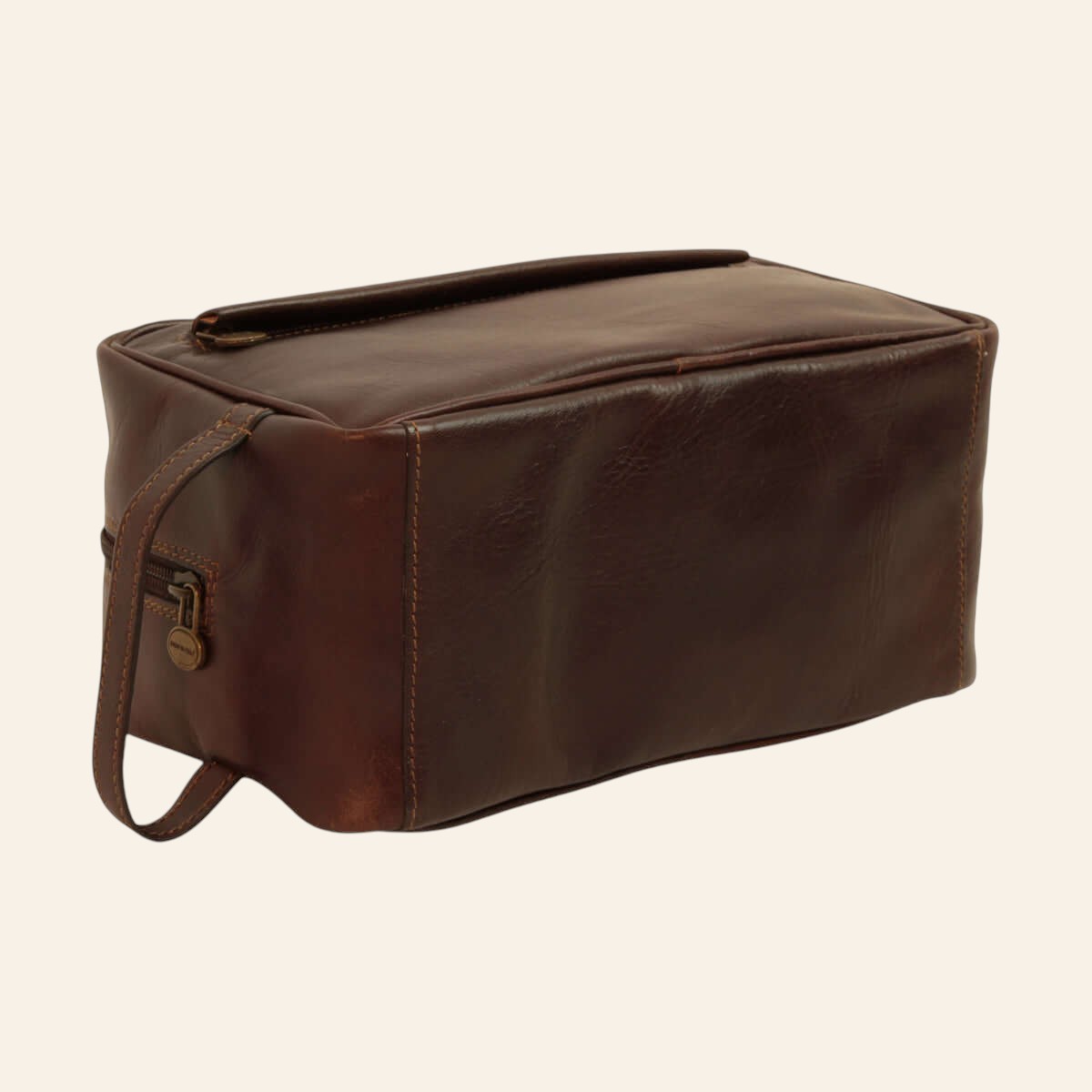 Astuccio cosmetici in pelle marrone con zip laterale e maniglia ad anello