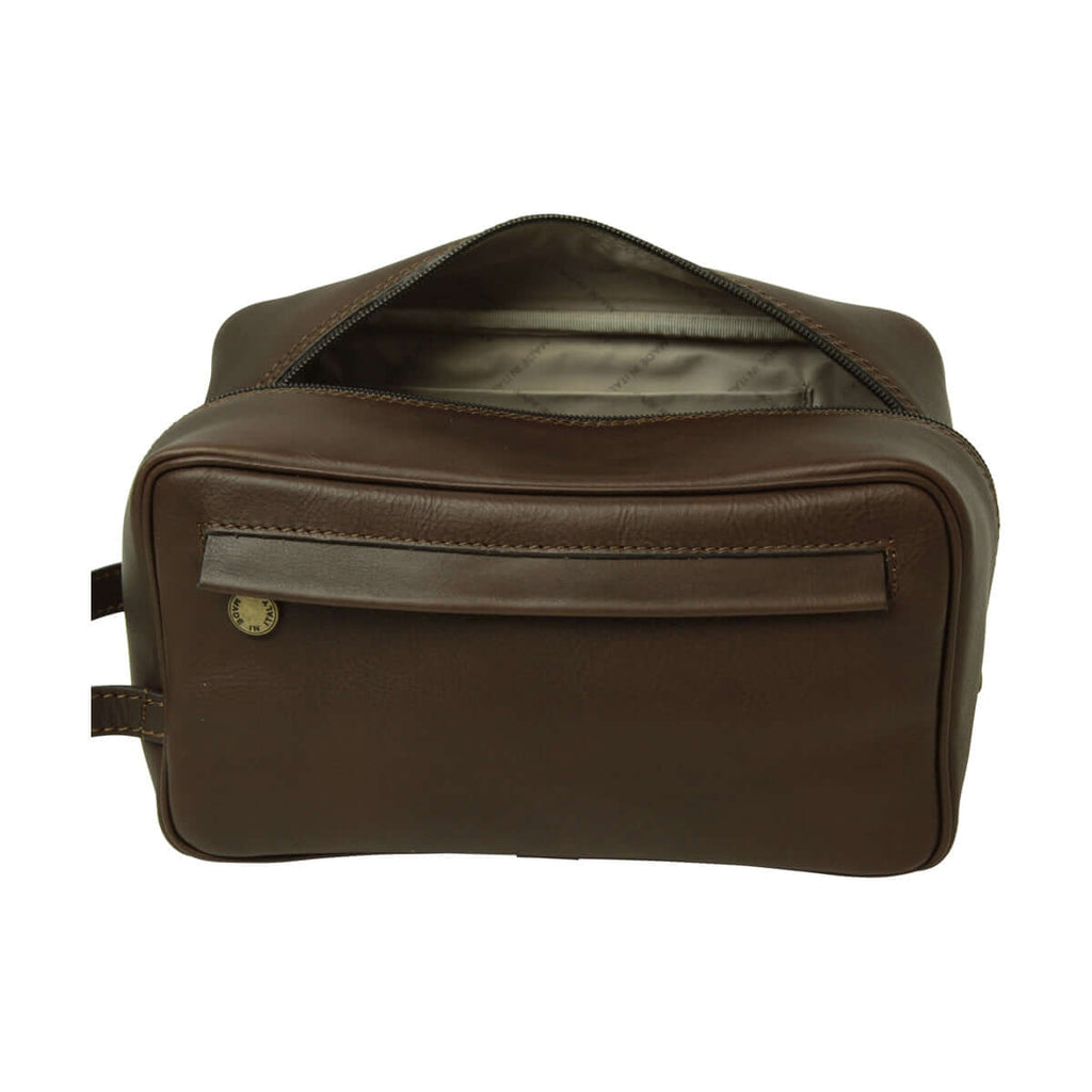 Astuccio cosmetici in pelle marrone con zip e interno foderato visibile