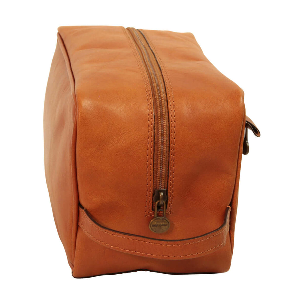 Borsa in pelle marrone con zip centrale e tasca frontale arrotondata