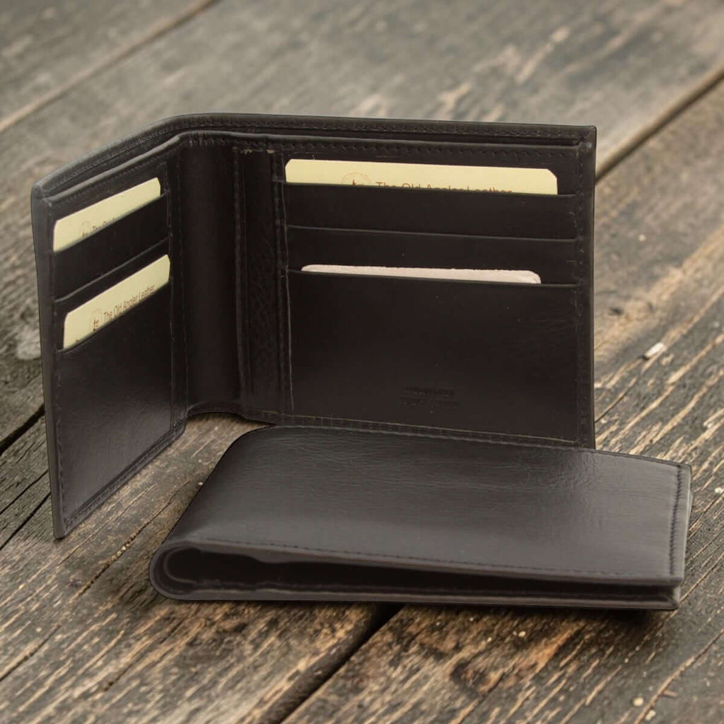 Portafoglio bifold in pelle nera con due scomparti e tasche per carte