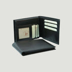 Portafoglio grande in pelle nera RFID, interno con tasche carte e scomparto banconote.
