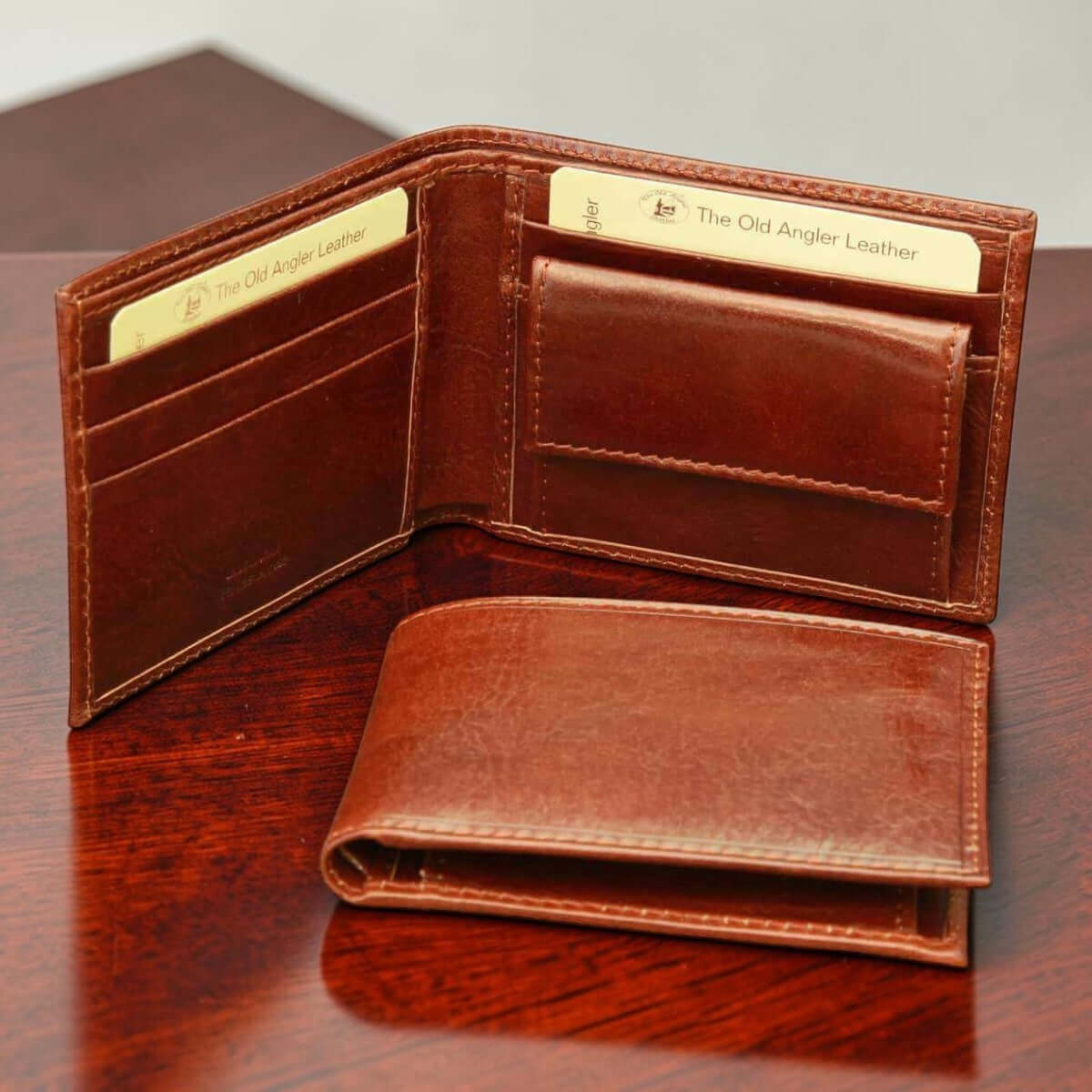 Portafoglio in pelle marrone con portamonete e tasche carte, Old Angler