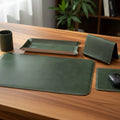 Set da scrivania in pelle verde: tappetino, portaoggetti e porta smartphone