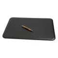 Sottomano in pelle nero con penna in legno, misura cm 48x33, realizzato in vitello pieno fiore.