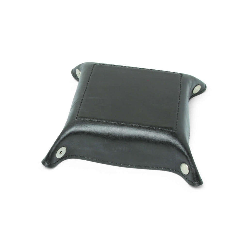 Vuotatasche in pelle nera con bottoni, misura 15x15x4 cm, realizzato in pelle di vitello.