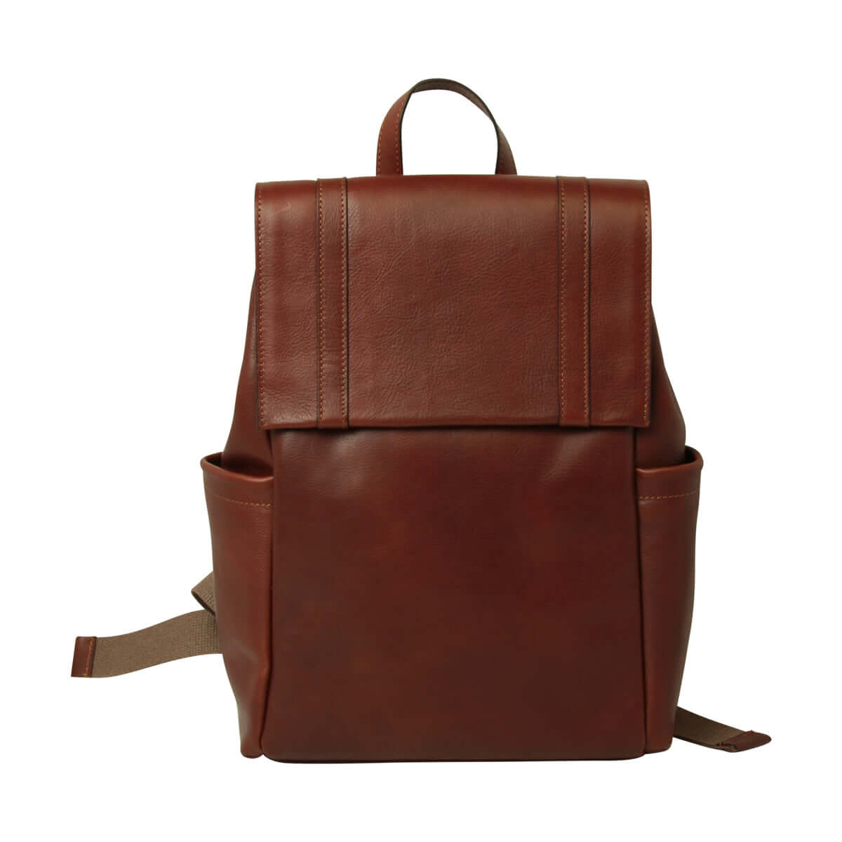 Zaino pelle laptop marrone mogano con patta, tasche esterne e tracolla regolabile.