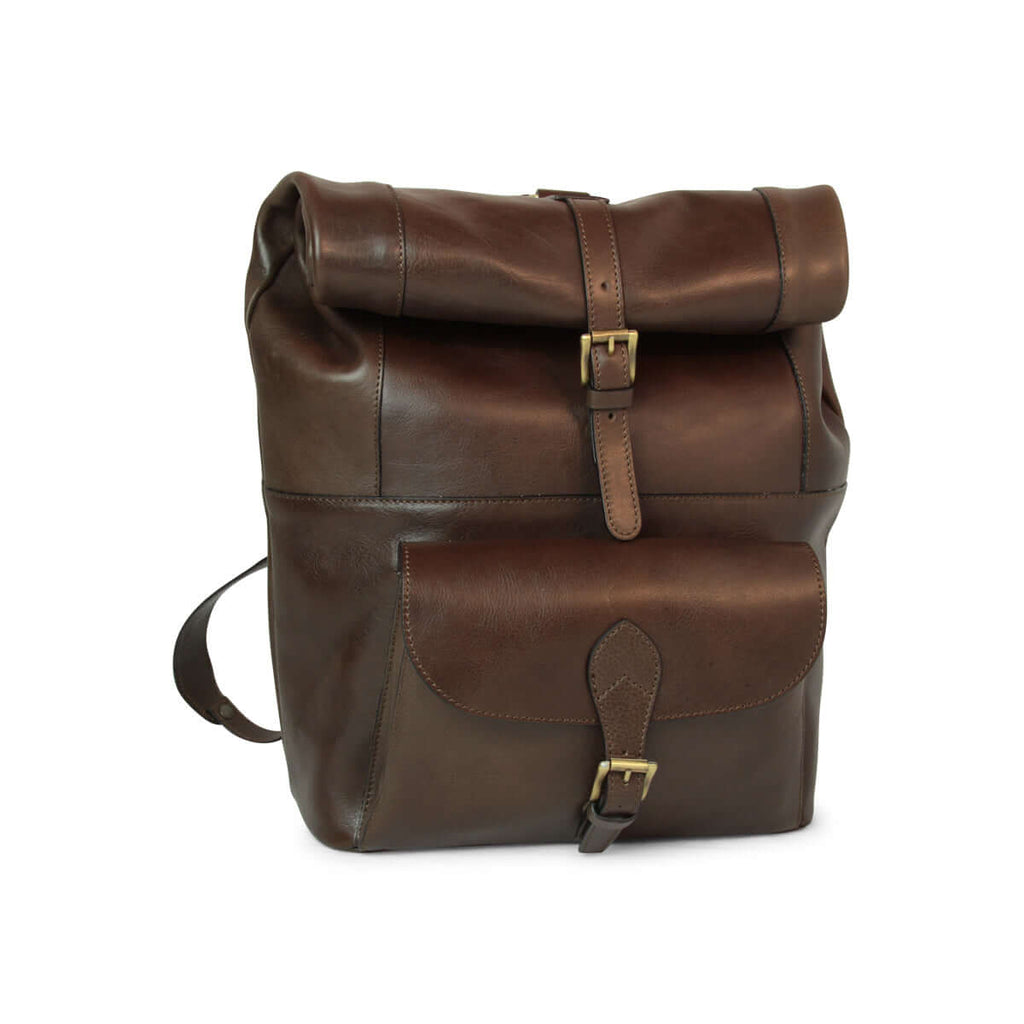Zaino in pelle con tasca per laptop, elegante e funzionale, ideale per ogni occasione.