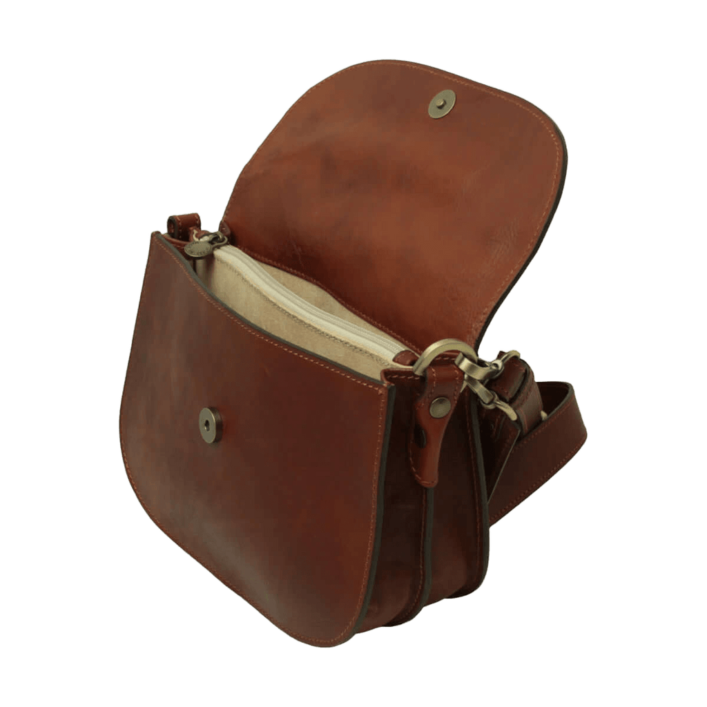 Borsa a tracolla in vitello teak aperta, interno beige e bottoni a scatto.