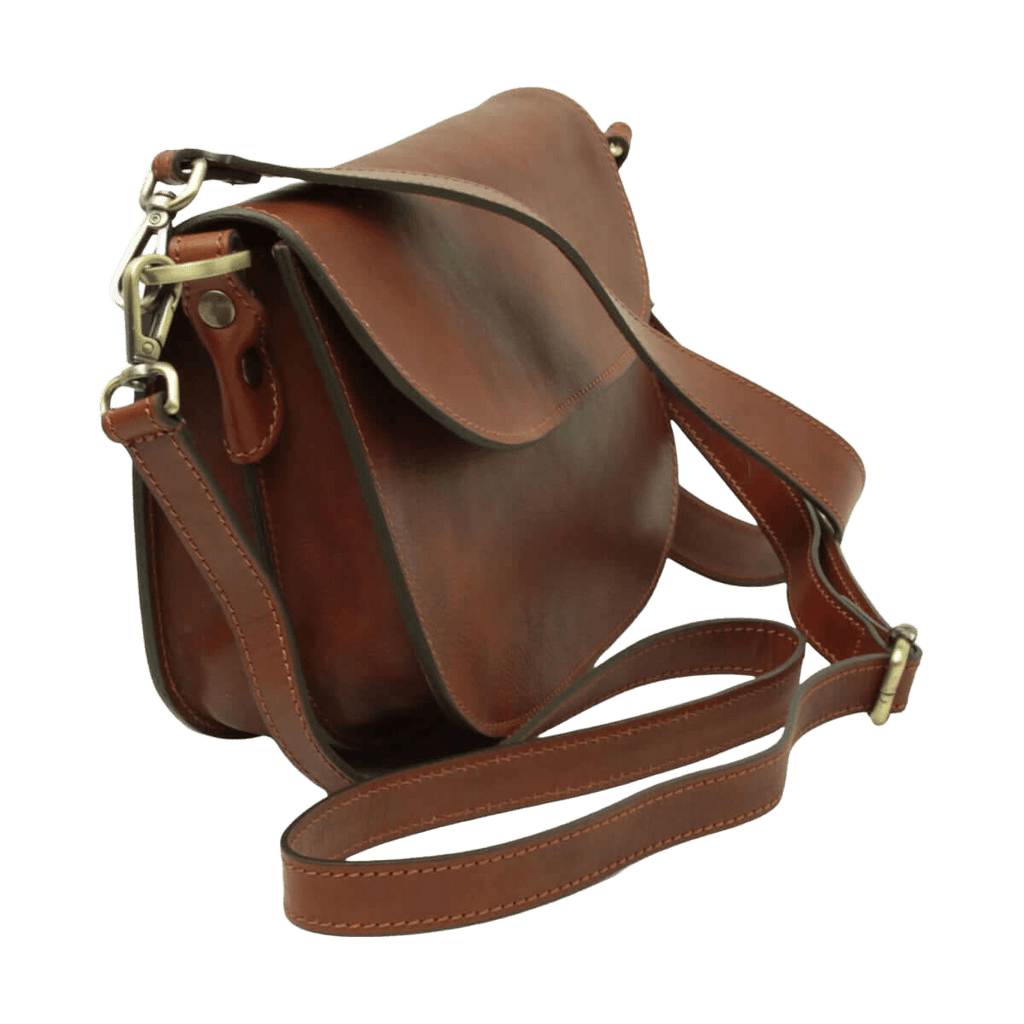 Borsa a tracolla in vitello teak vista laterale, anelli dorati e catenella.