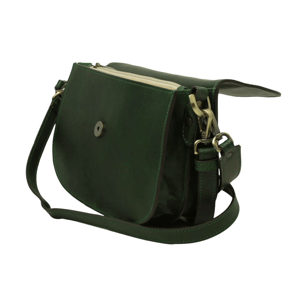 Borsa a tracolla verde in pelle con pattina anteriore, fibbia e cinturino