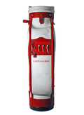 Borsone da golf in pelle rosso e bianco, finiture nere, zip e manici.