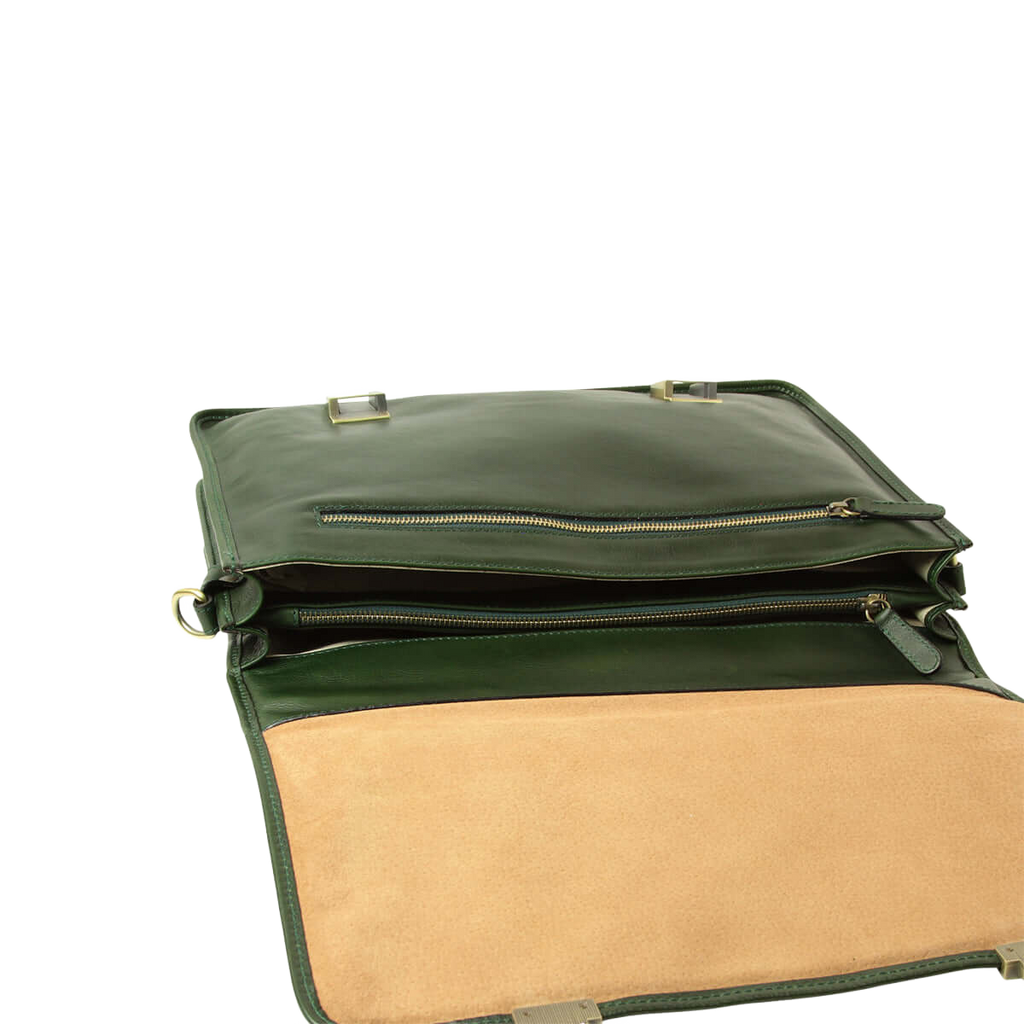 Cartella in pelle verde aperta con tasche interne e chiusura con cerniere