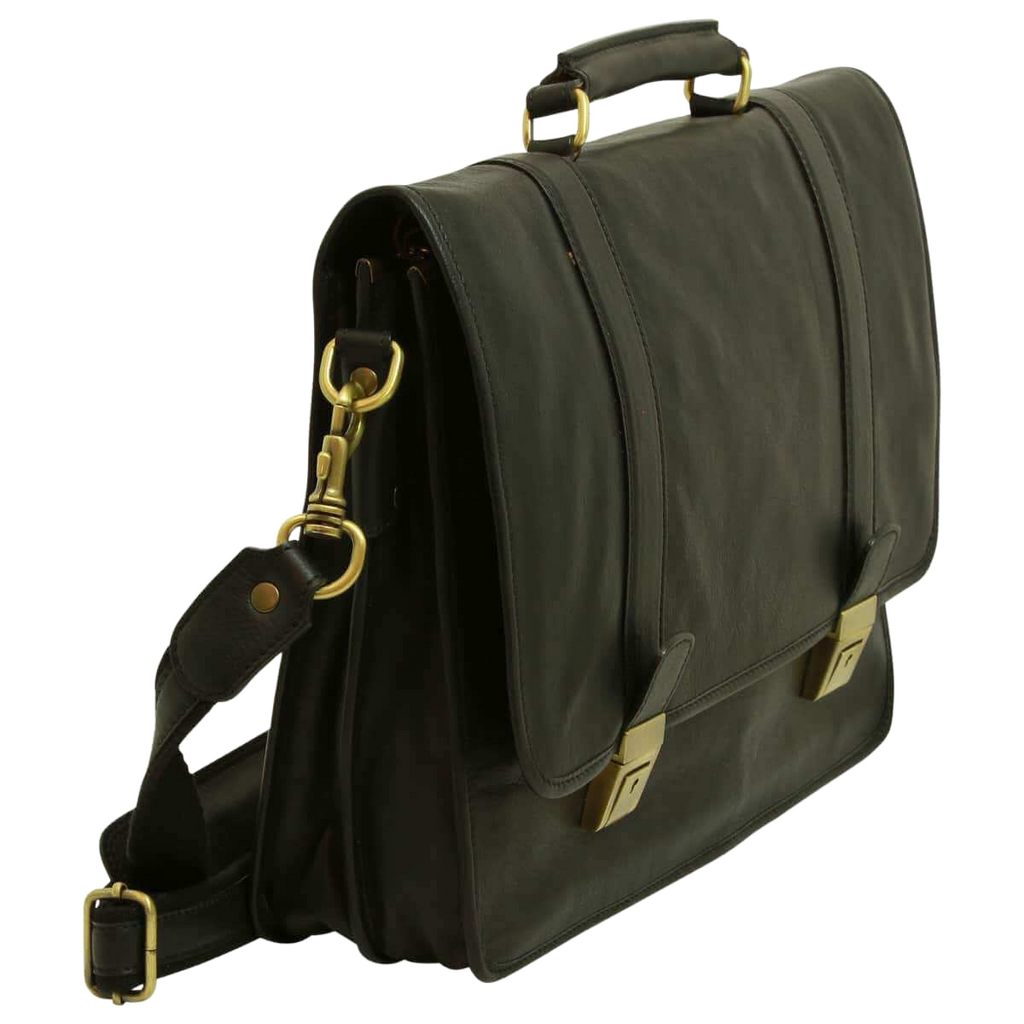 Cartella in pelle di vitello nera con tracolla regolabile e fibbie metalliche.