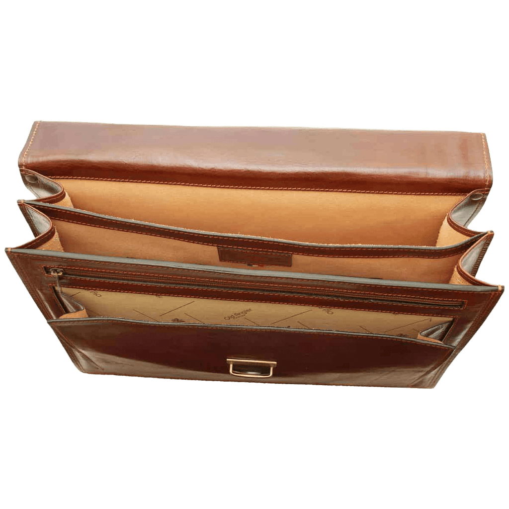 Borsa in pelle marrone aperta, interno chiaro e tasca frontale con zip.
