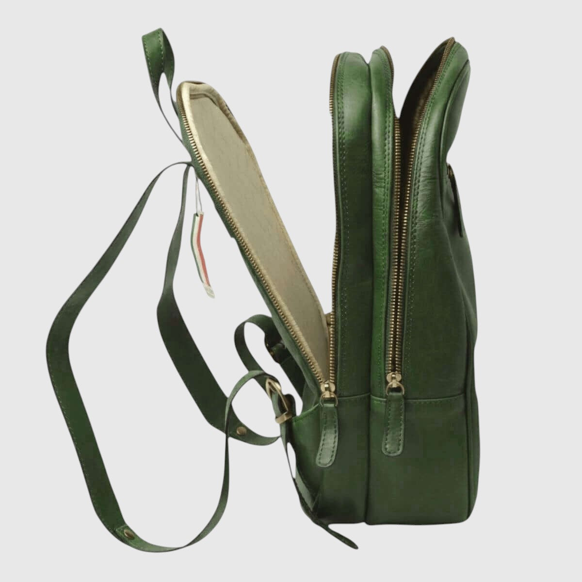 Zaino in pelle verde con cerniere laterali e tracolla