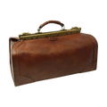 Borsa da viaggio media in pelle marrone, maniglie superiori e borchie metalliche dorate