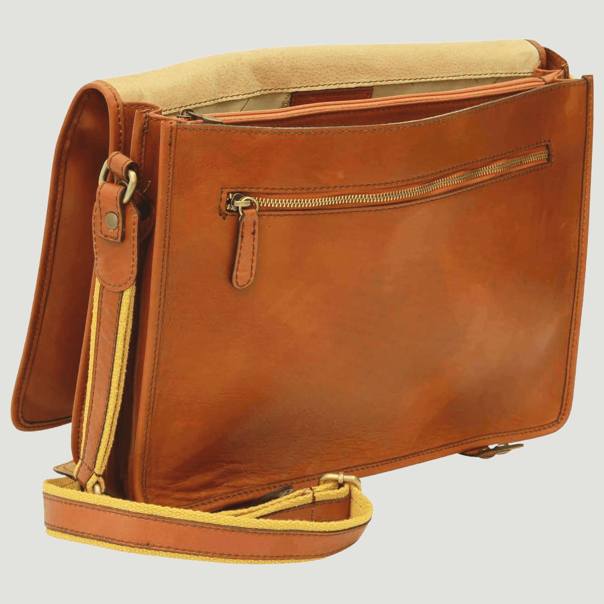 Borsa messenger in vitello nappato cuoio con tasca con zip frontale e tracolla regolabile
