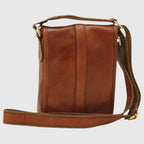 Borsa a tracolla Old Angler in pelle marrone, tracolla e patta frontale