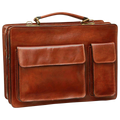 Cartella in pelle marrone con due tasche frontali e patta centrale