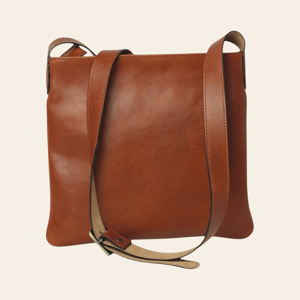 Borsa a tracolla in pelle marrone con manici laterali e tracolla ampia