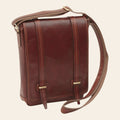 Borsa messenger marrone con doppia chiusura magnetica e tracolla regolabile