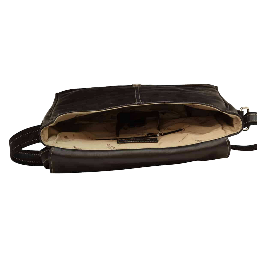 Borsa messenger in pelle nera aperta con interno chiaro e tasca interna