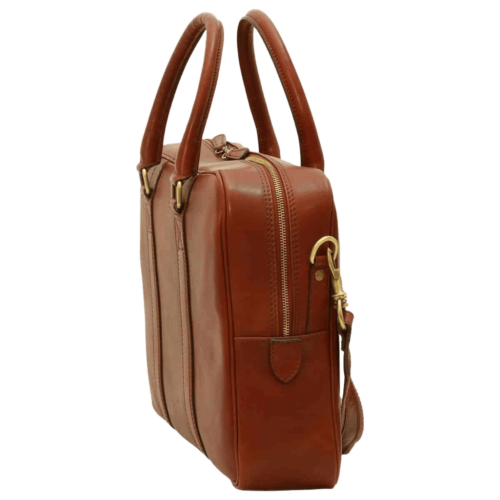 Borsa in pelle marrone mogano con due manici alti e zip laterale